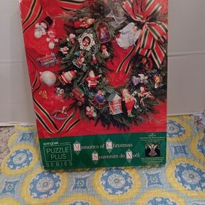 Hallmark Christmas Puzzle - Red and Green